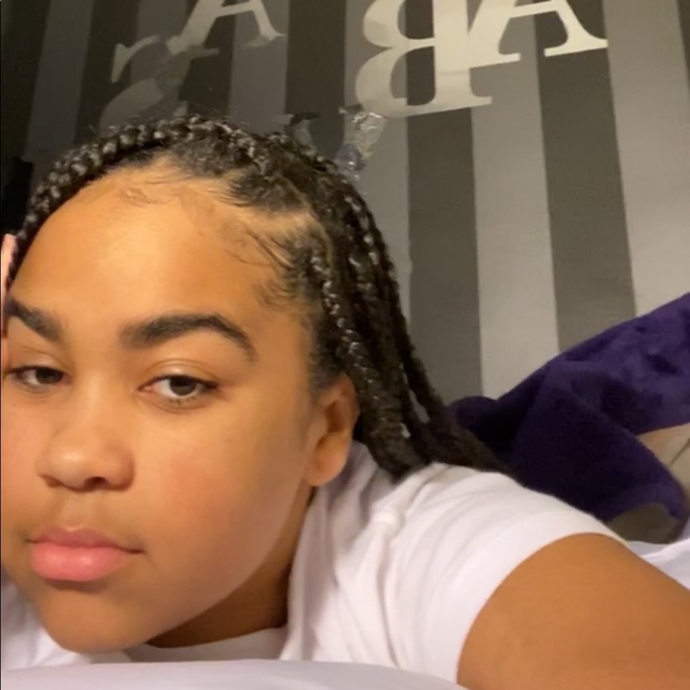 Meet your Posher, Ariasha